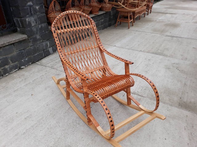 Крісло качалка плетене з лози Бука-Бука (деревяний каркас)