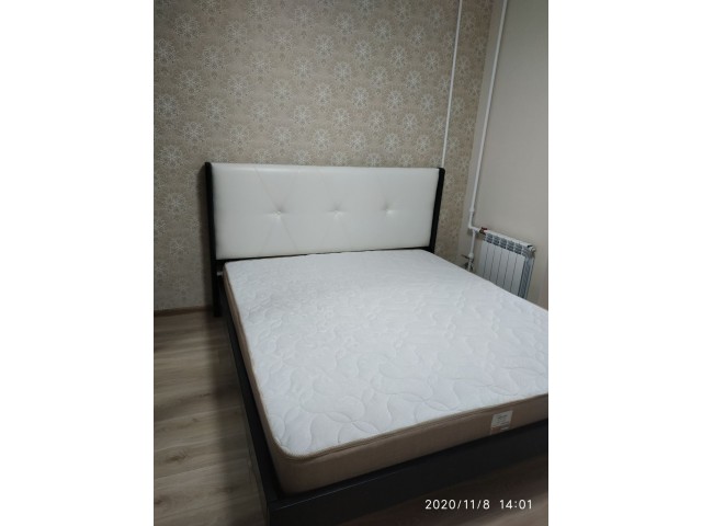 Двоспальне ліжко «Сієна» з суцільного масиву вільхи 