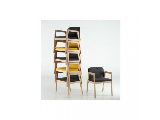 «ID» — широкий дерев'яний стілець з підлокітниками