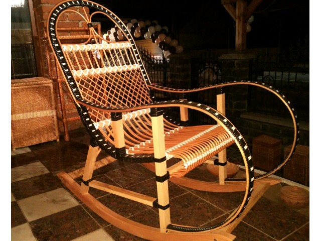 Крісло качалка плетене з лози Королівське (дерев'яний каркас)